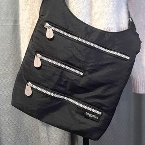 Like new baggalini cross body **free fast shipping**